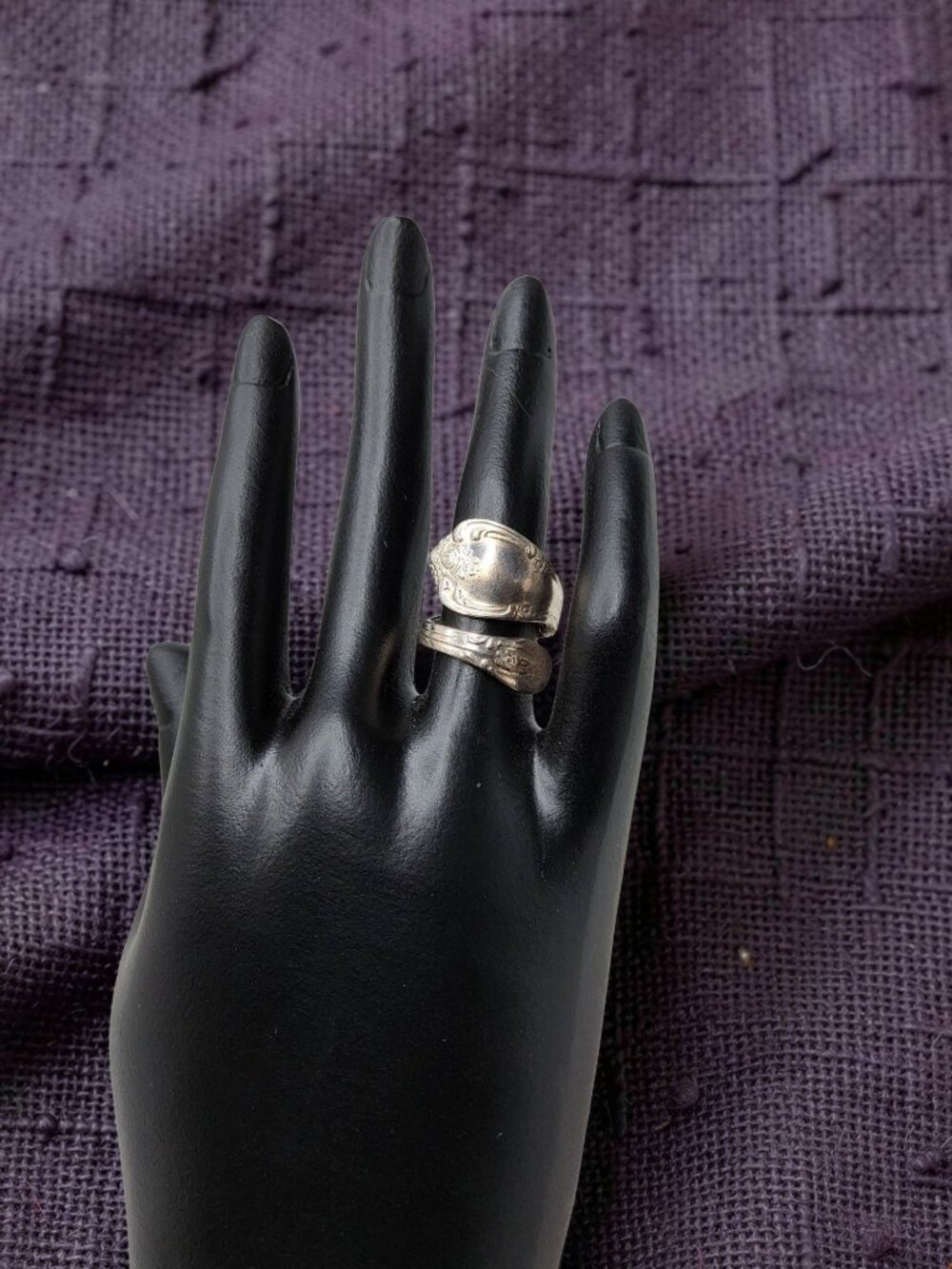 Vintage 1950s Onieda Korea 46 Silver Plated Floral Pattern Spoon Ring